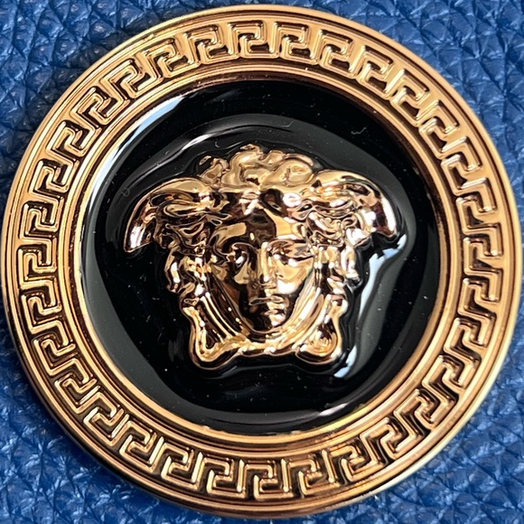 NEW VERSACE MICROCHIPPED BLUE LEATHER BELT BAG! - Picture 14 of 15